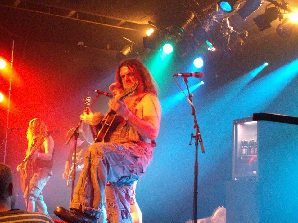 Bluegrass-tribute med attituden i orden