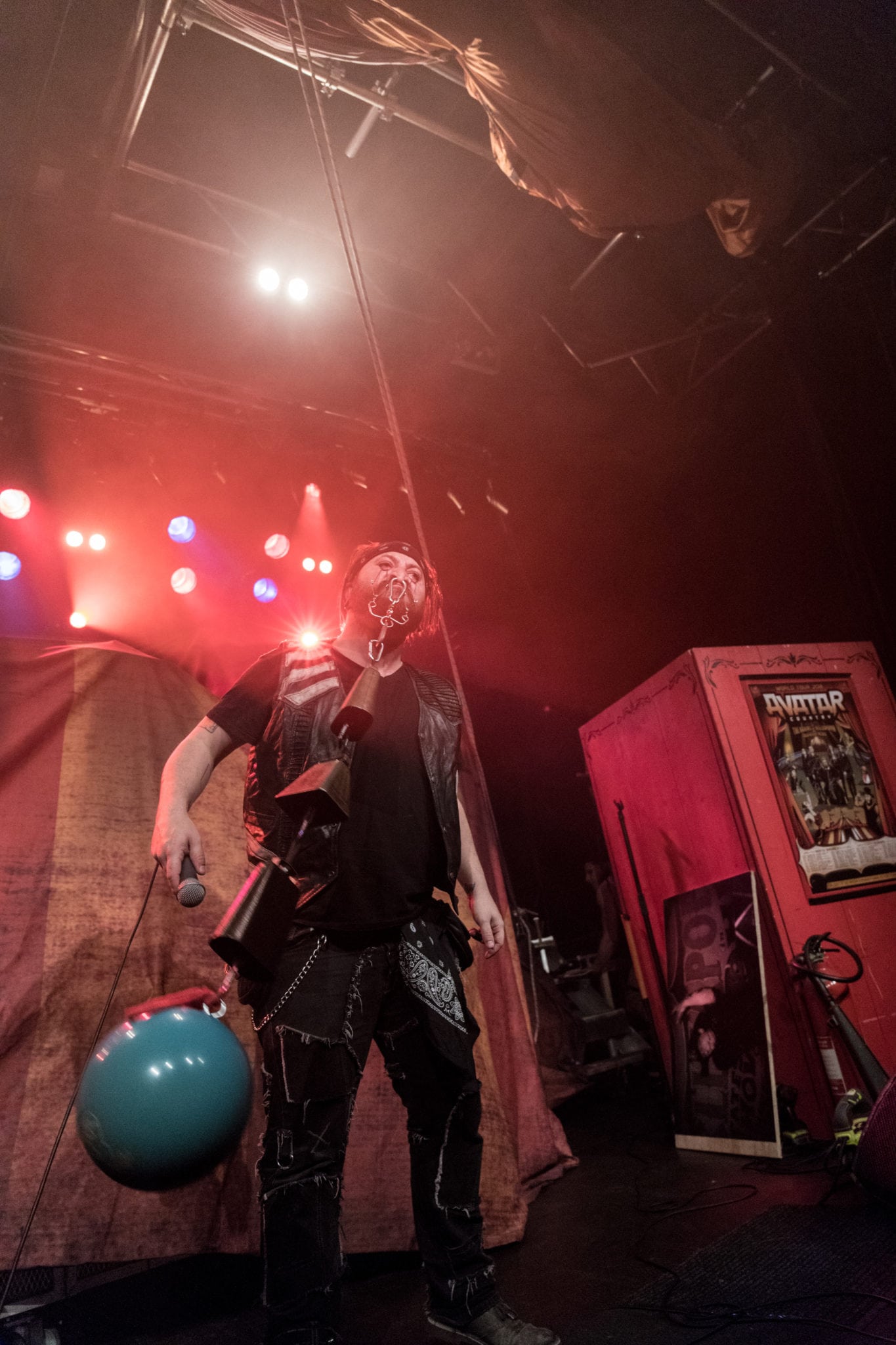 Old Kerry McKee, Hellzapoppin, Avatar