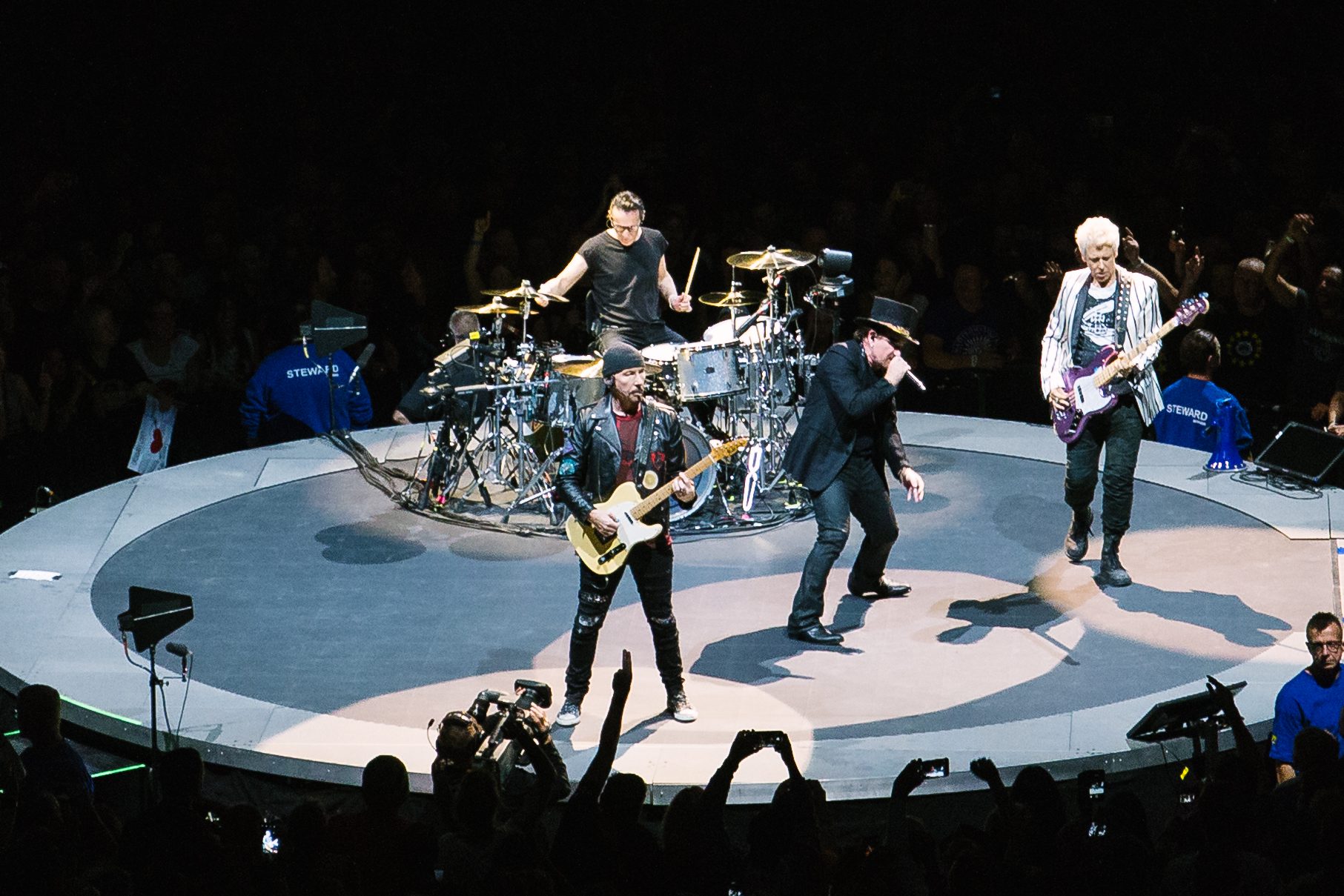 U2