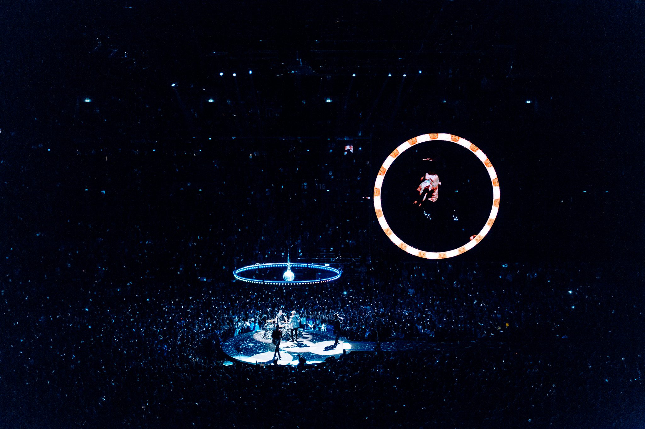 U2
