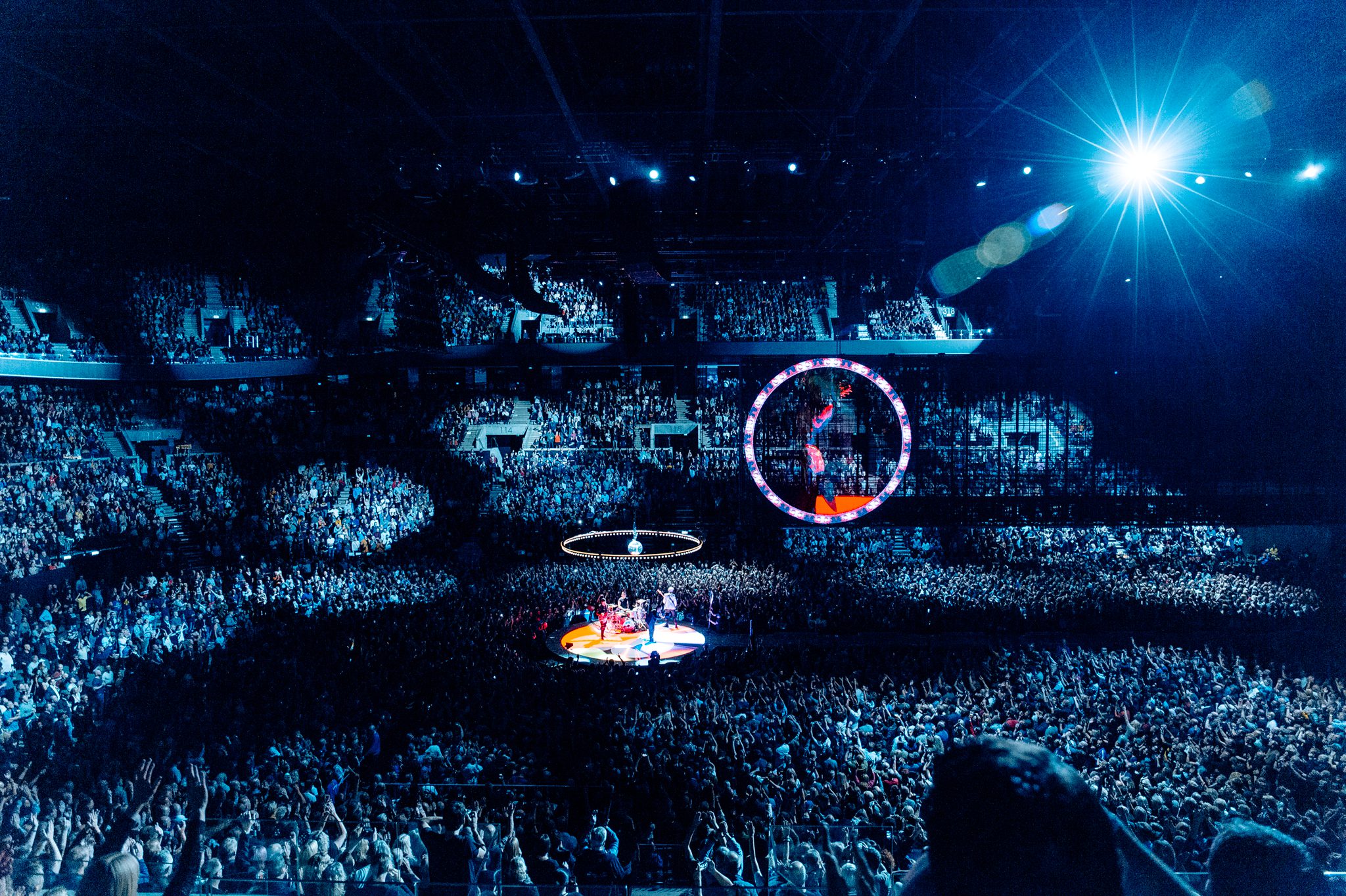 U2