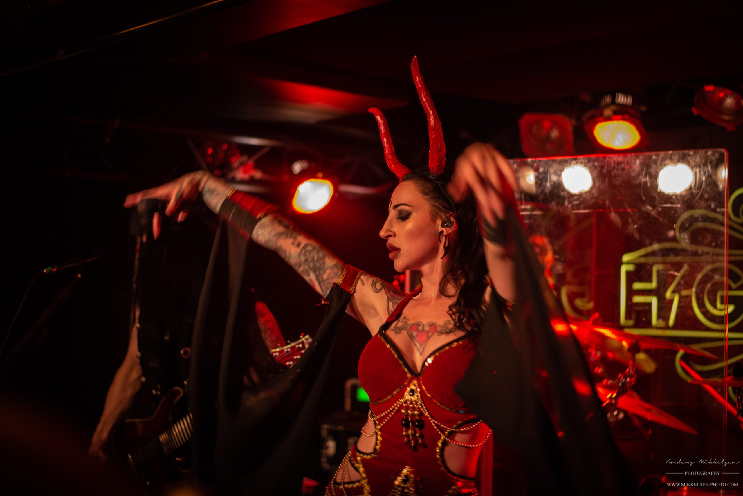 Hårdtslående intim metal-fest