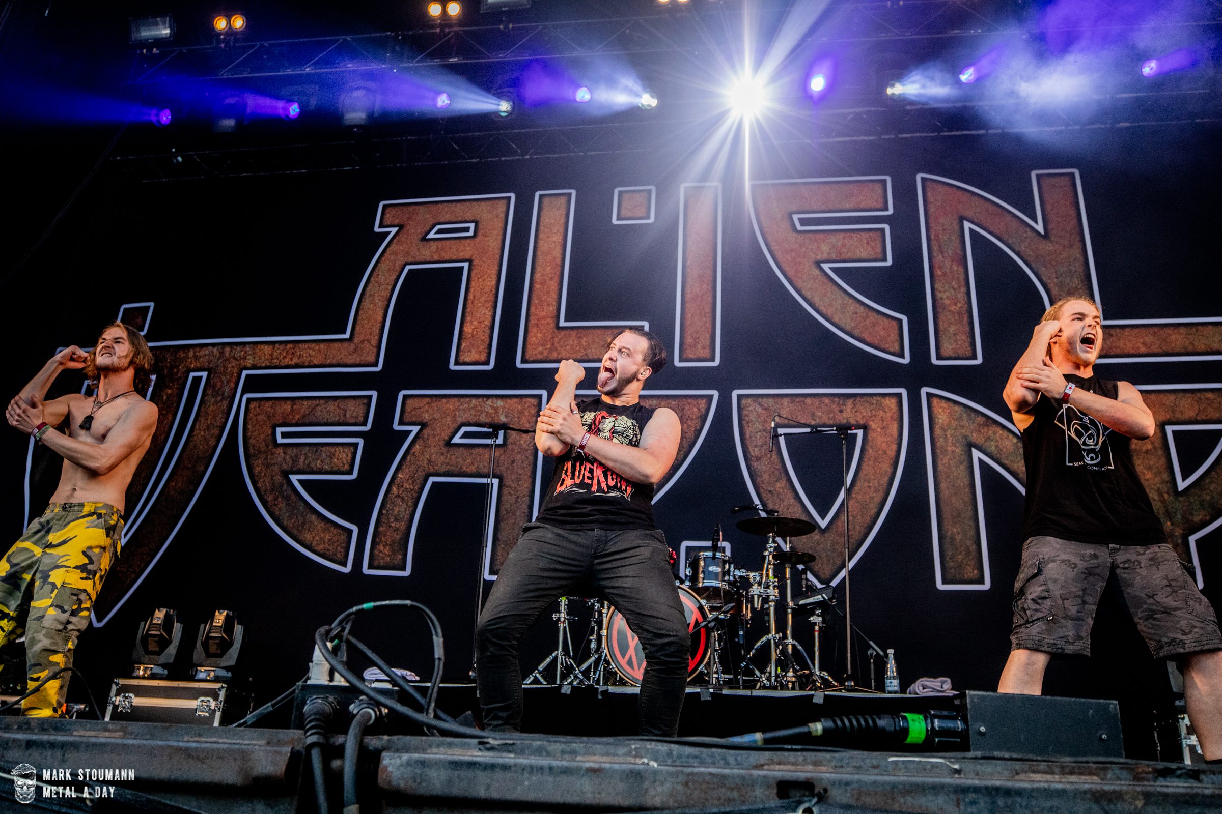 Alien Weaponry
