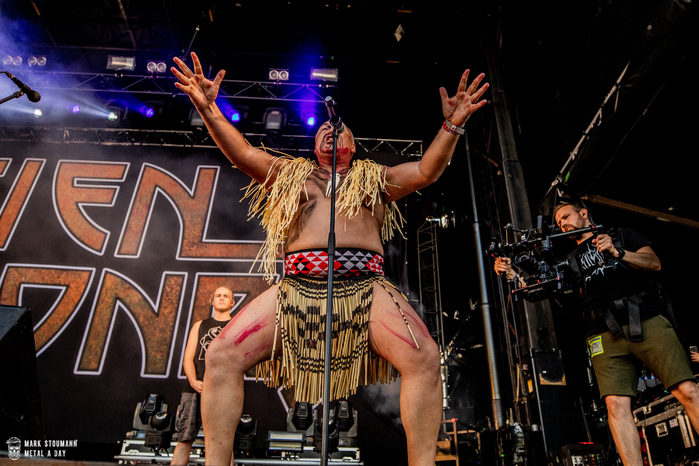 Alien Weaponry