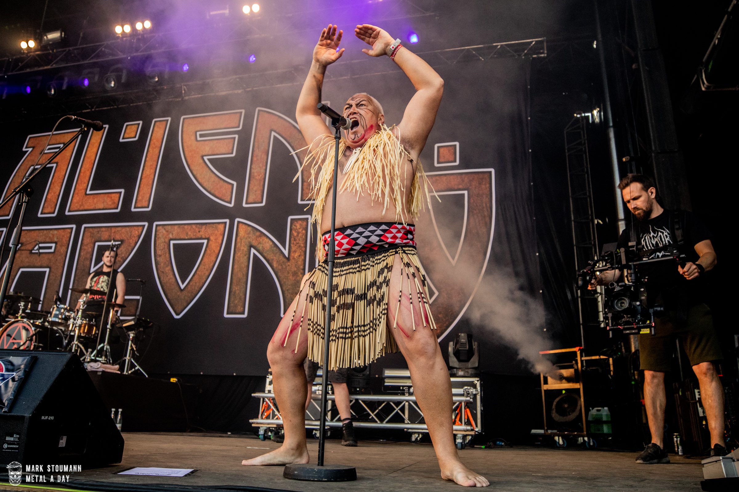 Alien Weaponry