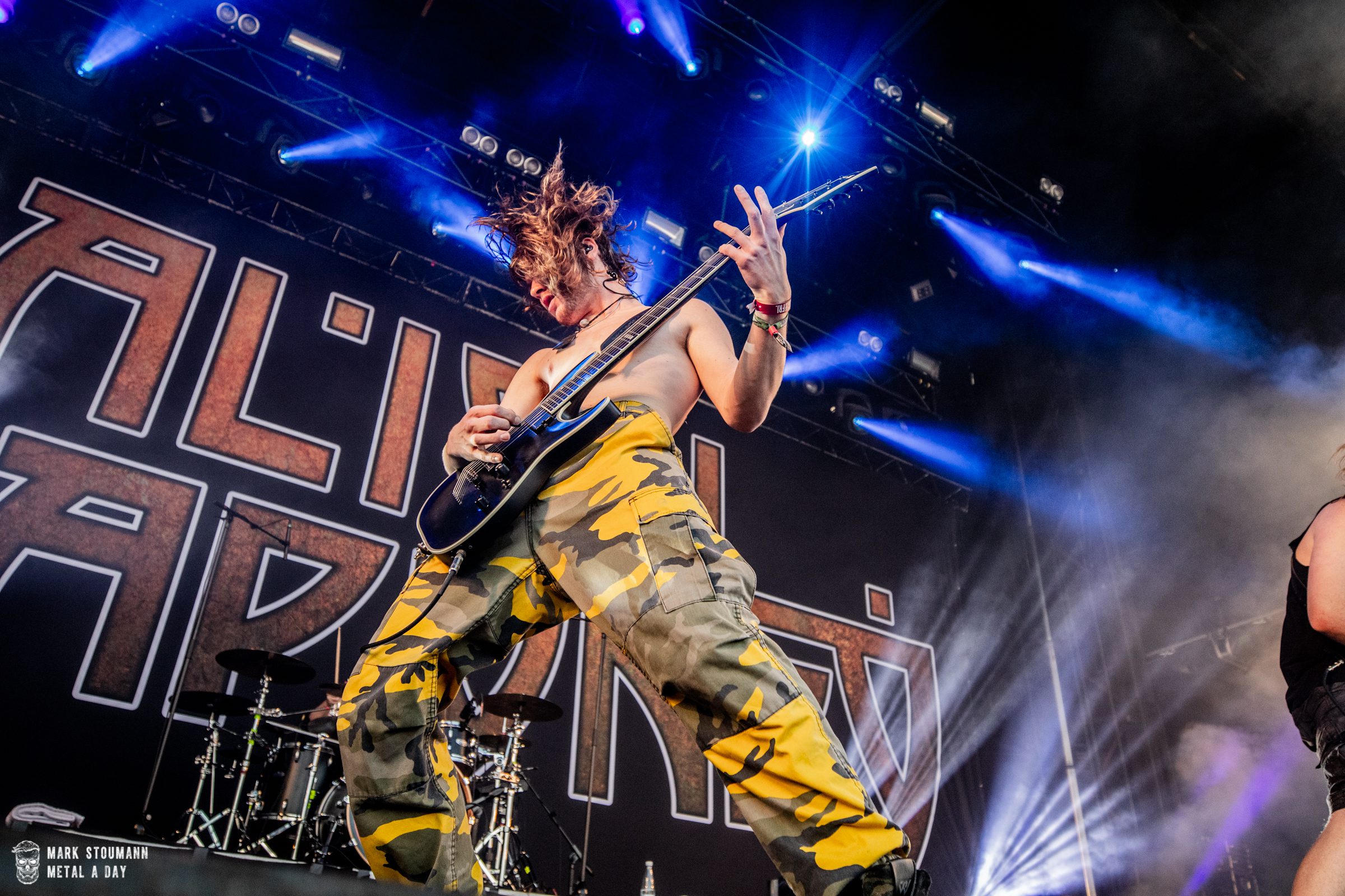 Alien Weaponry