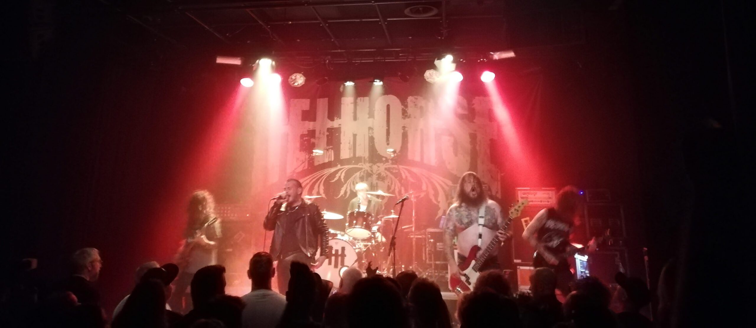 Nyt Liv, Helhorse