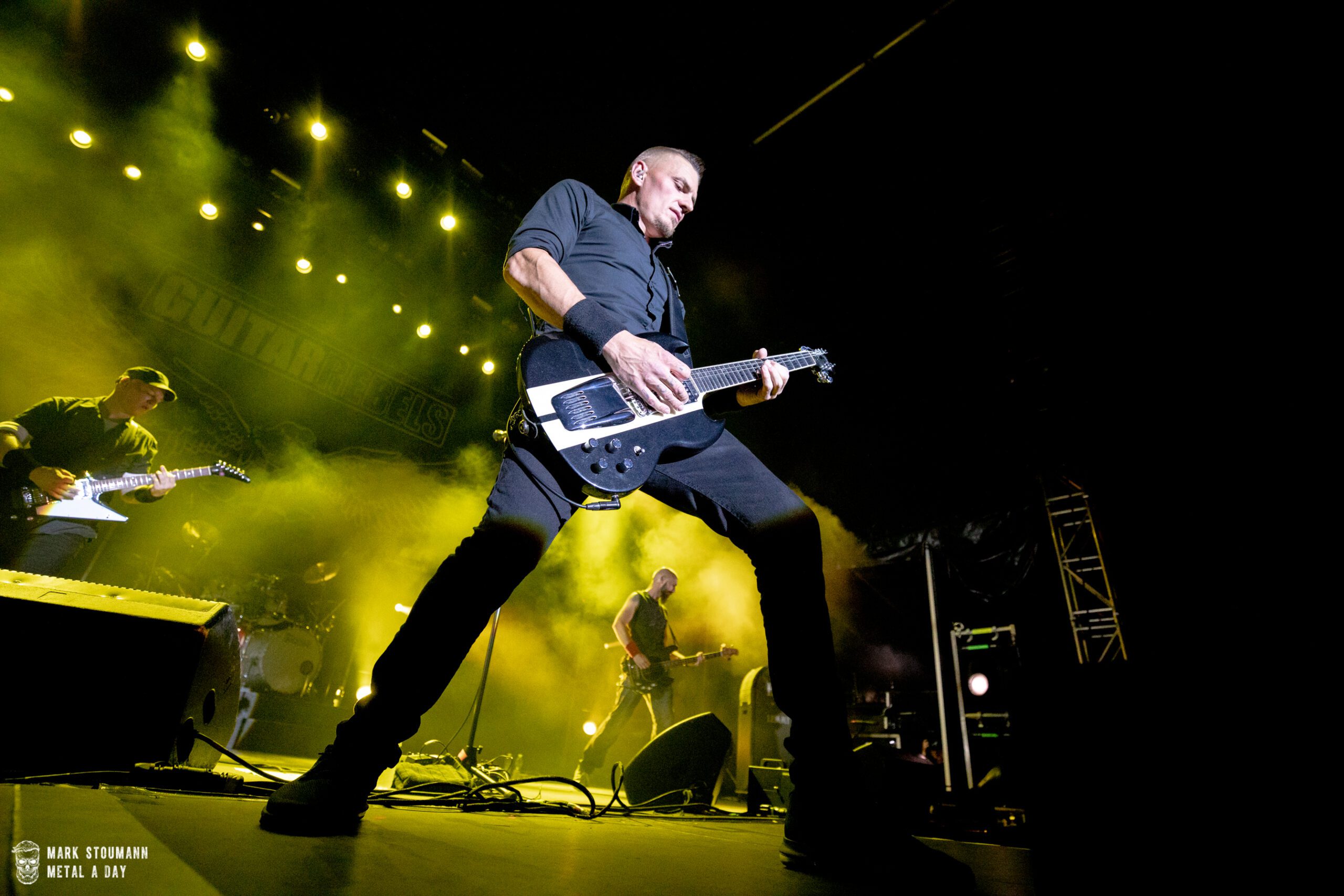 Guitar Rebels, Queen Machine