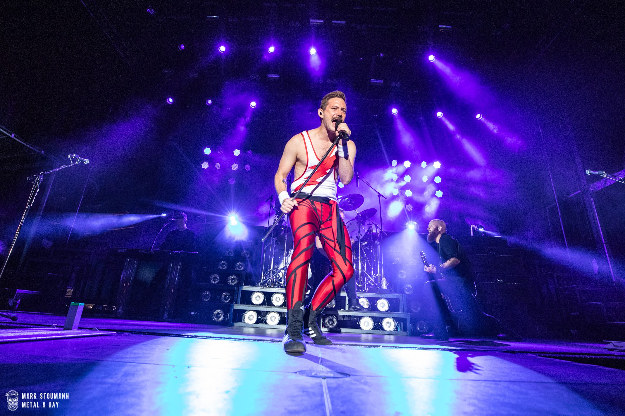 Guitar Rebels, Queen Machine
