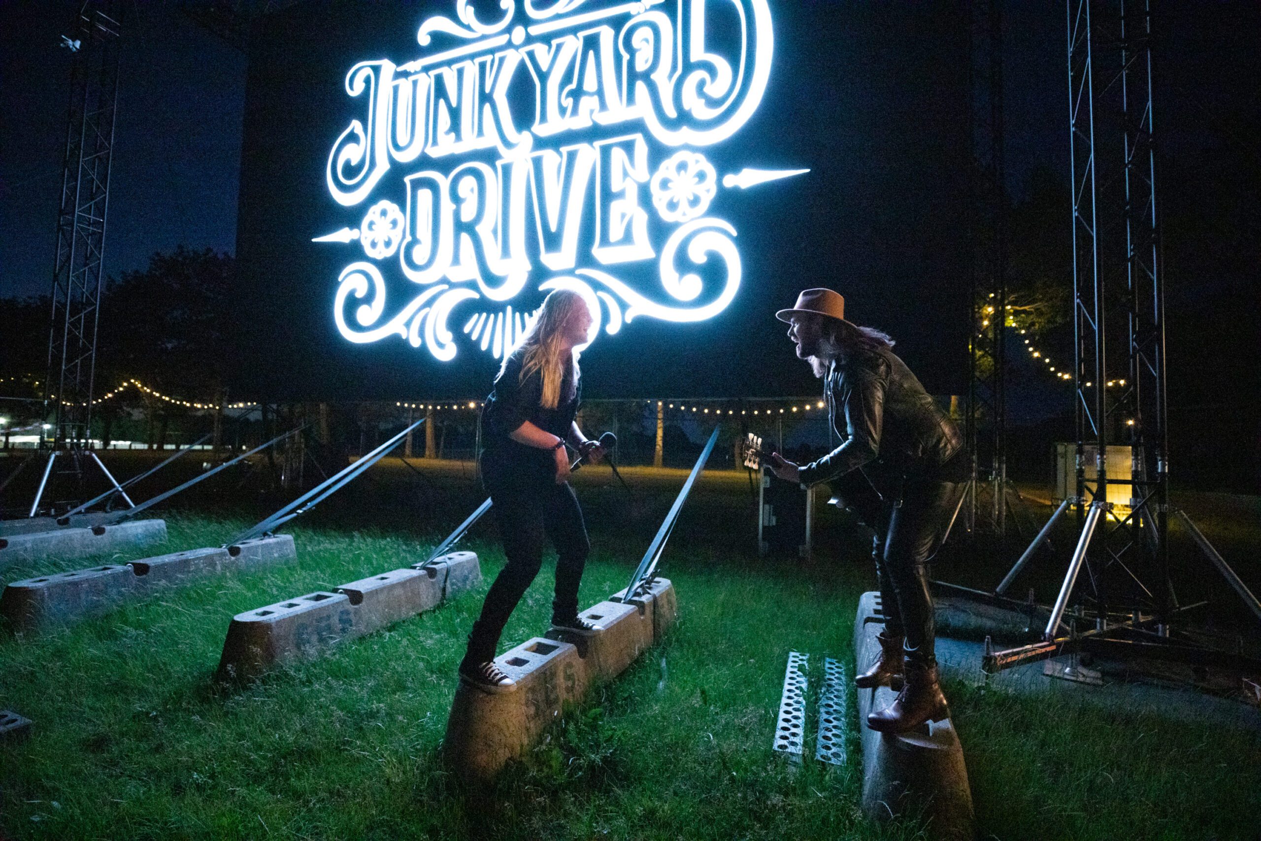 Junkyard Drive - Foto: Mark Stoumann