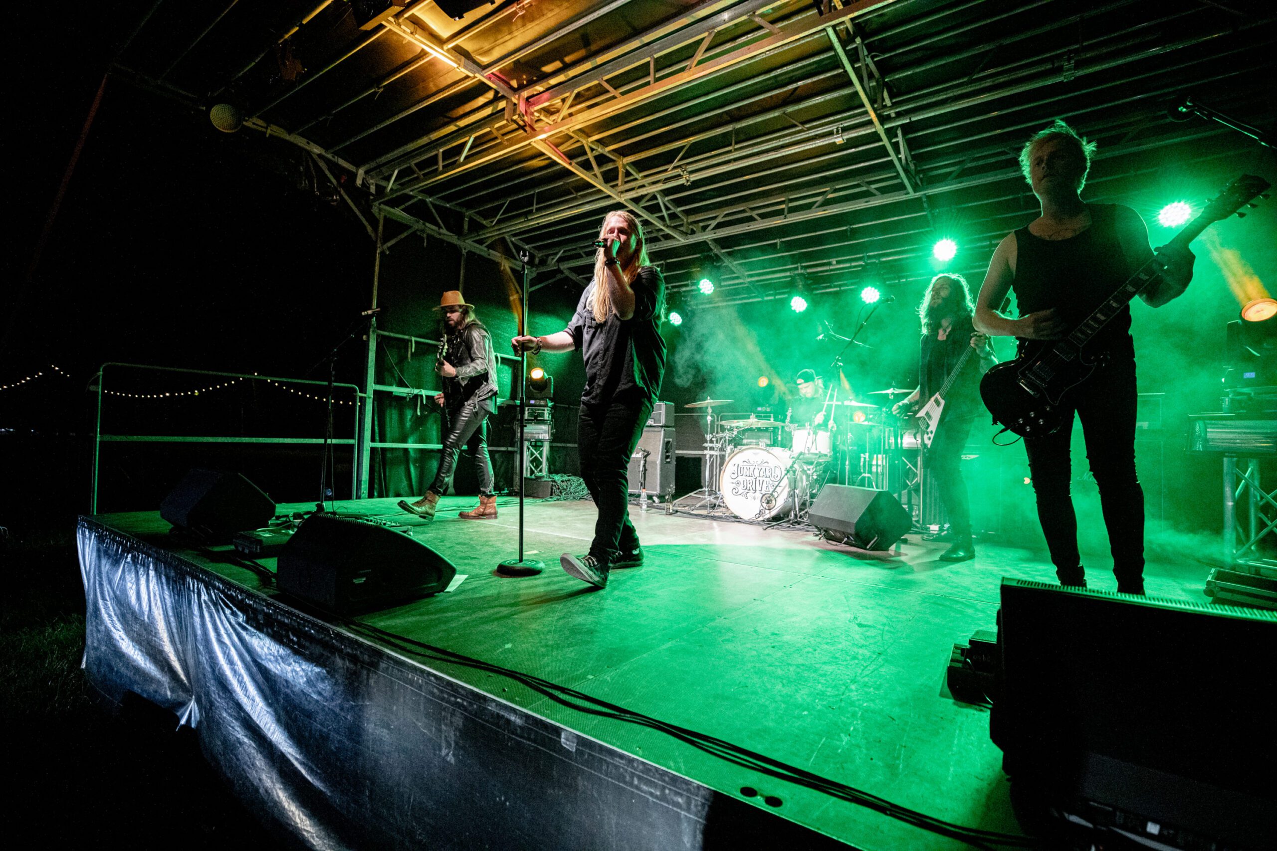 Junkyard Drive - Foto: Mark Stoumann