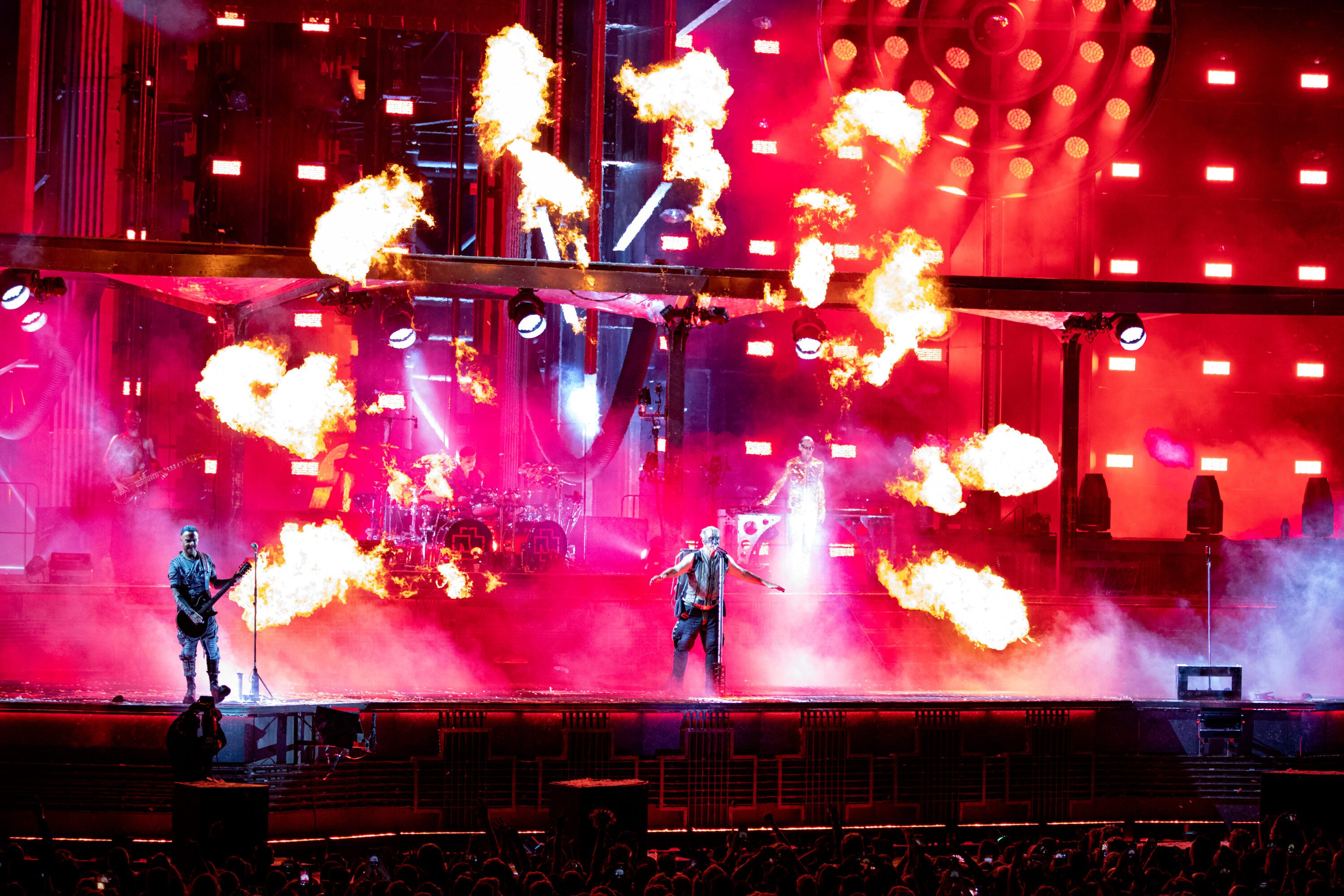 Rammstein - Foto: Mark Stoumann