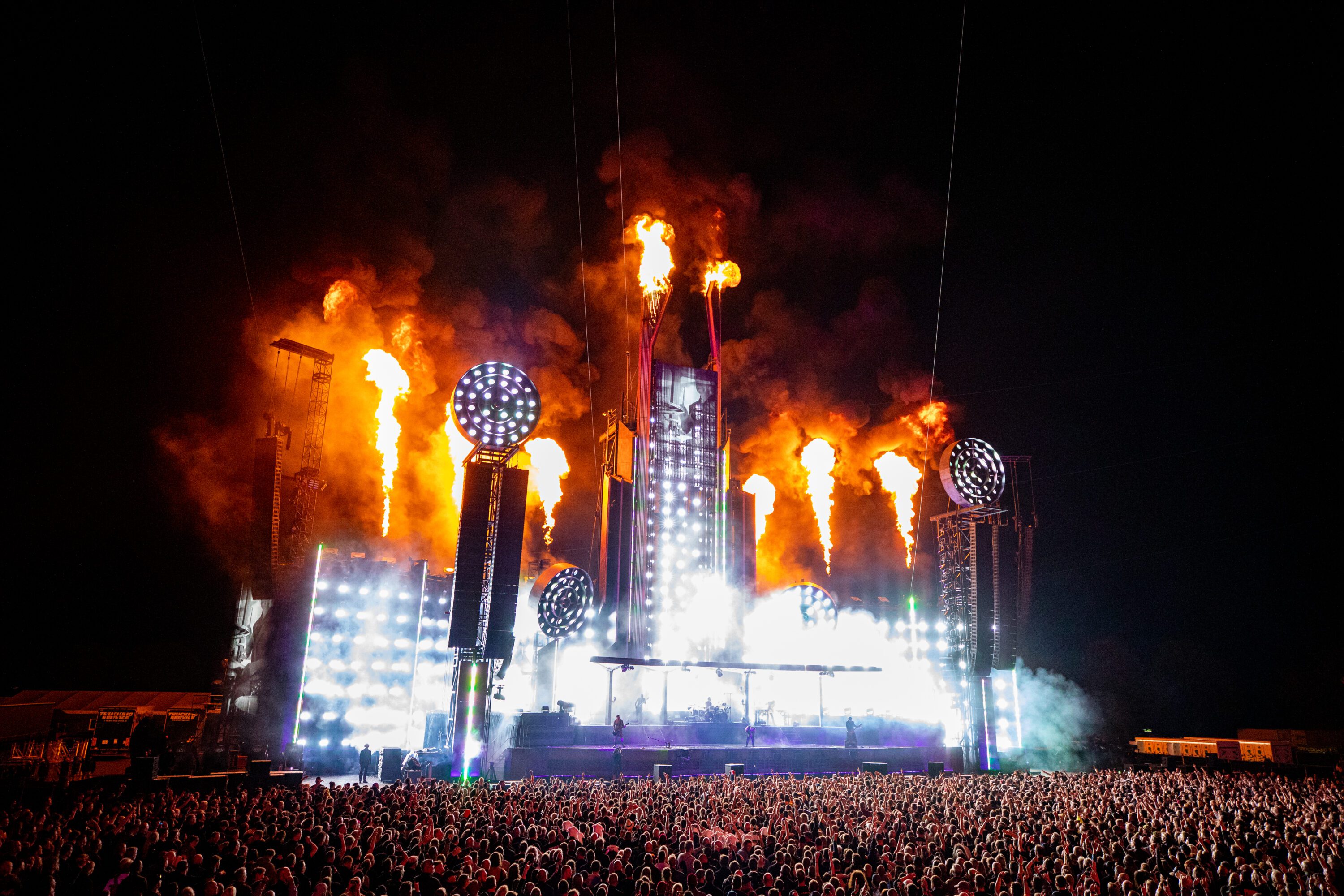 Rammstein - Foto: Mark Stoumann