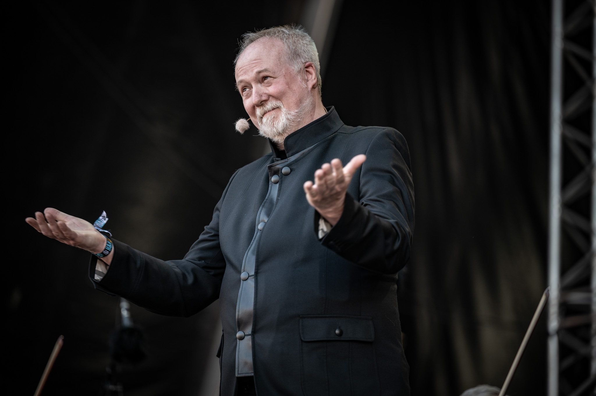 Stegelmann hopper op og ned og hid og did