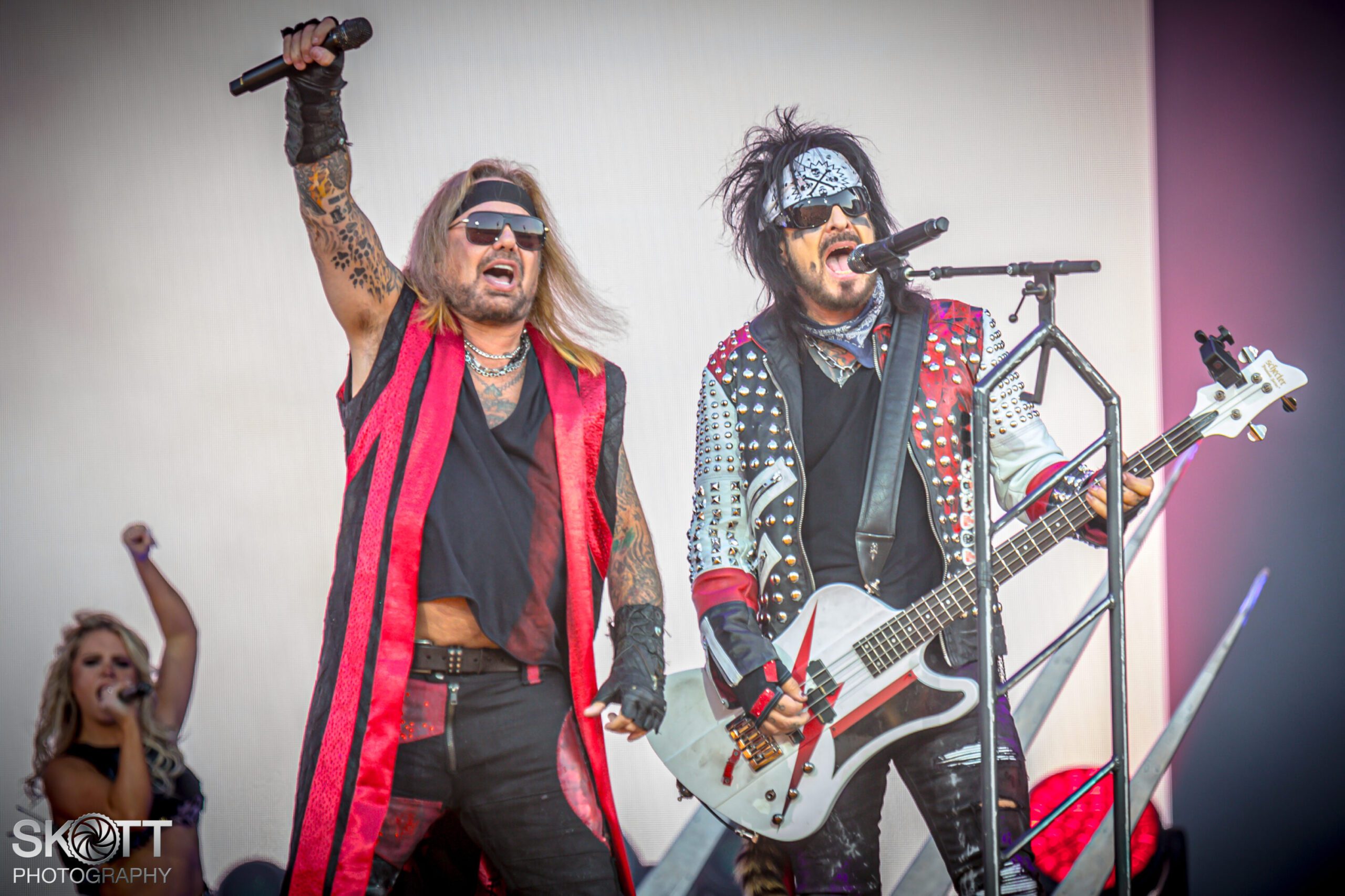 Kickstart Mötley Crüe!