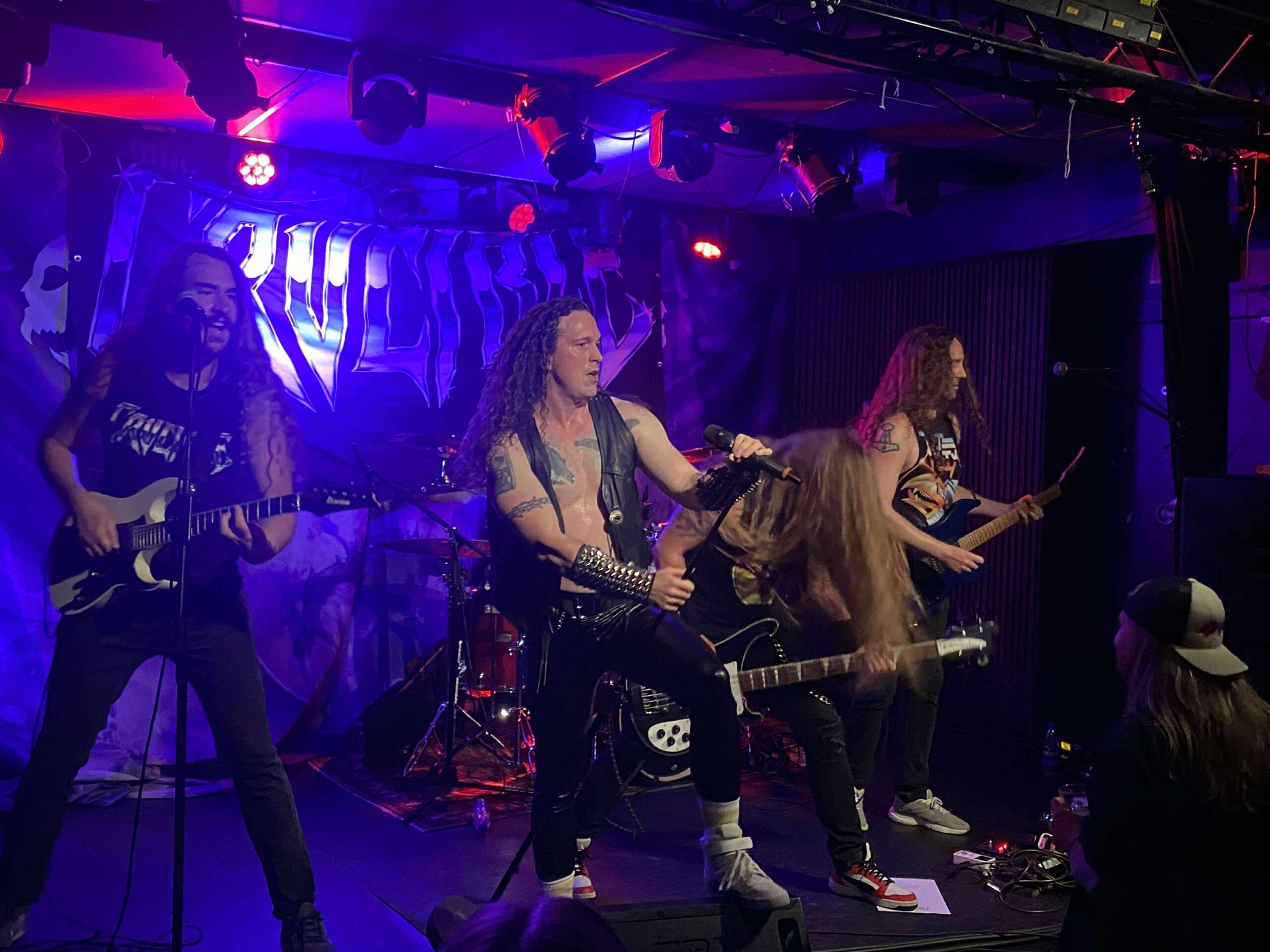 Mere heltemetal, tak!